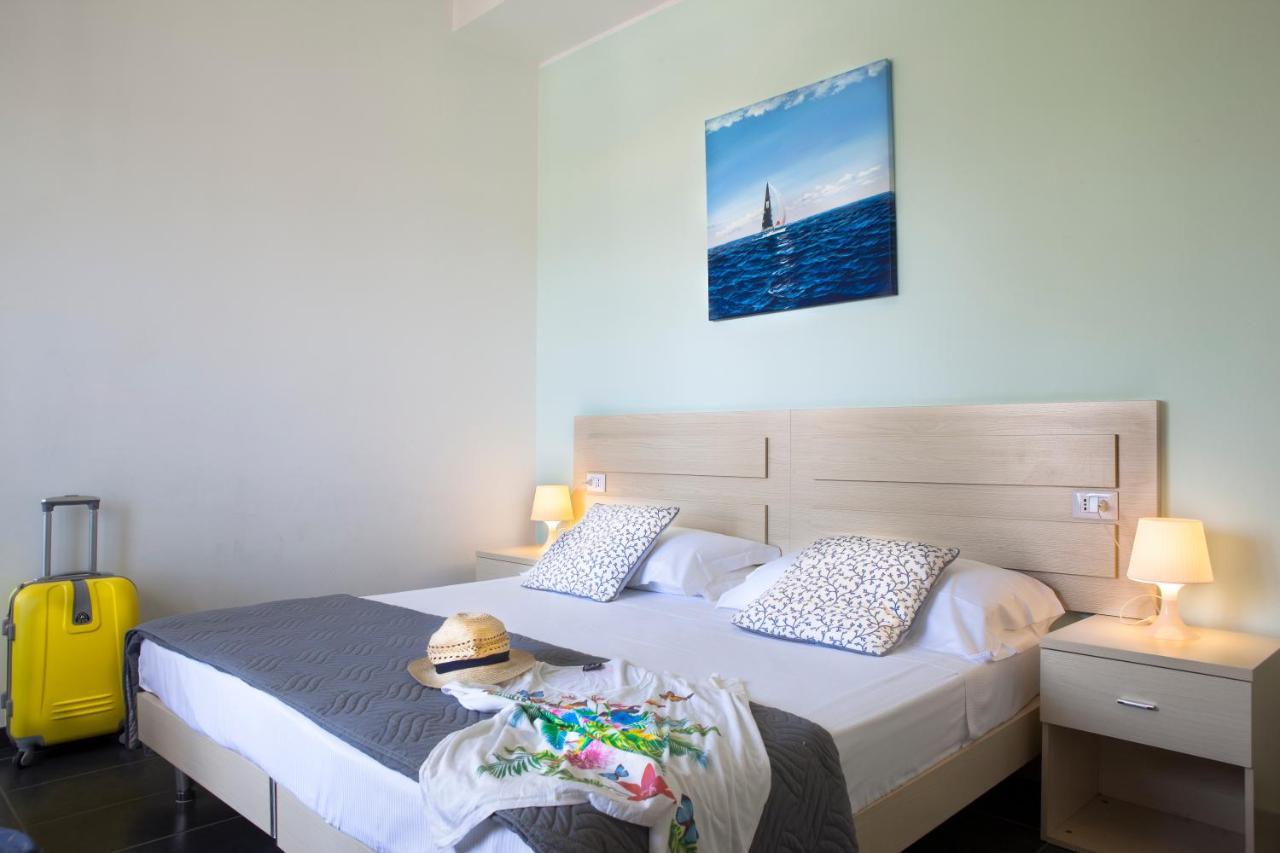 Hotel Spiaggia Marconi 리미니 외부 사진